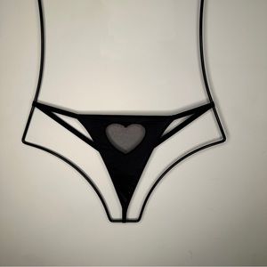 Black heart thong